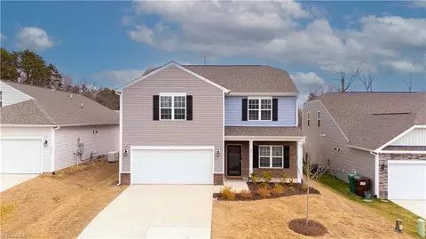 821 Sage Hill Dr, Jamestown, NC 27282