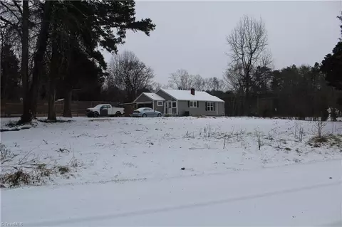 2968 Stratford Rd S, Winston Salem, NC 27103