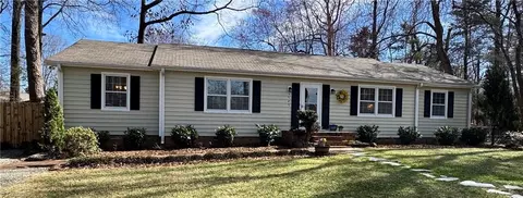 4707 Whitby Pl, Greensboro, NC 27406