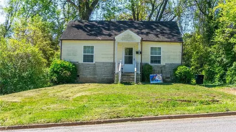 1530 Harding St, Winston Salem, NC 27107