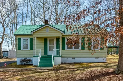 120 Benfield Rd, Statesville, NC 28677