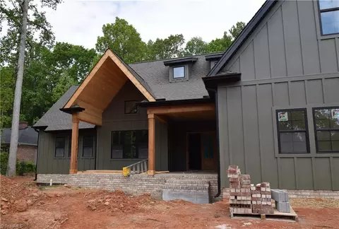 7259 Yadkinville Rd, Pfafftown, NC 27040