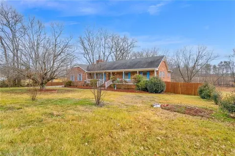 1370 Main St, Kernersville, NC 27284