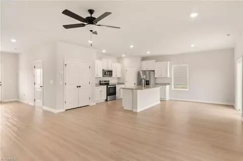 Living - 101 Courtland Dr, King, NC 27021 photo 2 of 3