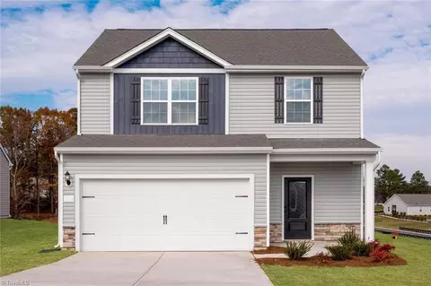 101 Courtland Dr, King, NC 27021