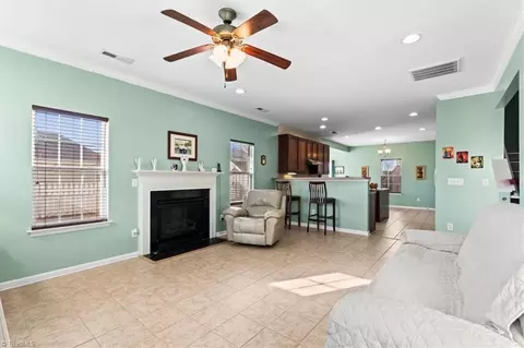 809 Hedgepath Ter, High Point, NC 27265 photo 10