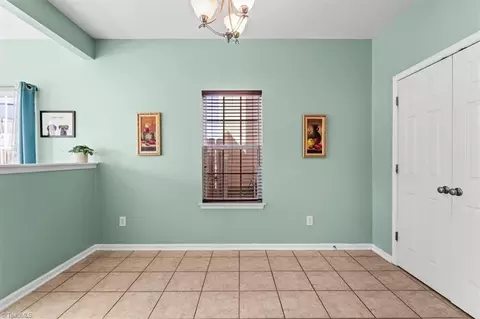 809 Hedgepath Ter, High Point, NC 27265 photo 17