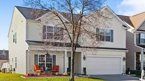 809 Hedgepath Ter, High Point, NC 27265 photo 3