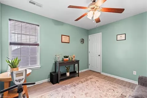 809 Hedgepath Ter, High Point, NC 27265 photo 37