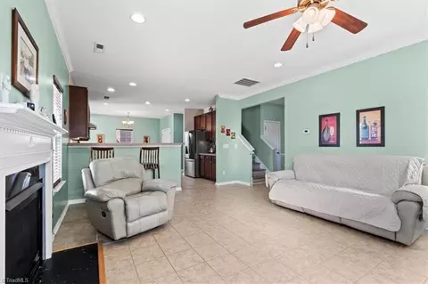 809 Hedgepath Ter, High Point, NC 27265 photo 11