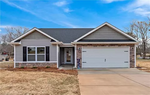 5075 Ottawa St, Winston Salem, NC 27106
