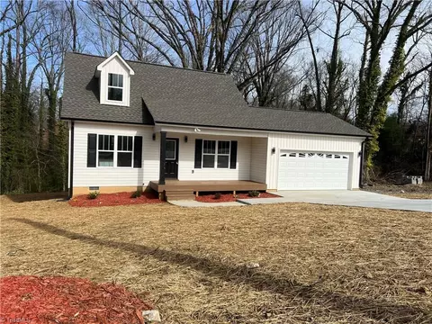 28 Culbreth Ave, Thomasville, NC 27360