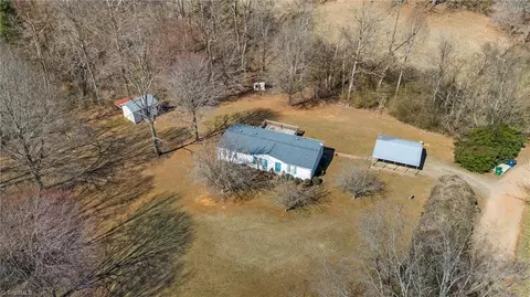 262 Wall Rd, Mayodan, NC 27027 photo 4