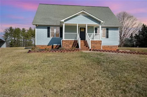 700 Spainhour Rd, King, NC 27021 photo 2