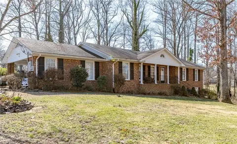 5312 Bosher Lake Dr, Mcleansville, NC 27301
