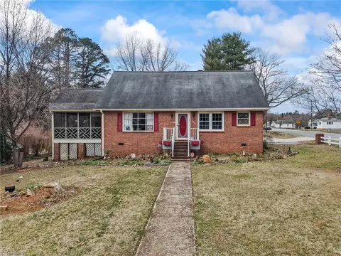 2500 Amesbury Rd, Winston Salem, NC 27103