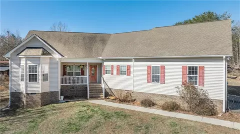 4576 Emerald Dr, Liberty, NC 27298