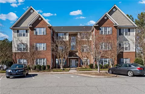 6901 Hanesbrook Cir, Clemmons, NC 27012