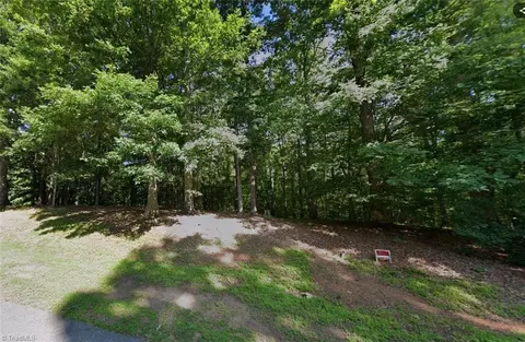 225 Forest Meadow Ln, Clemmons, NC 27012