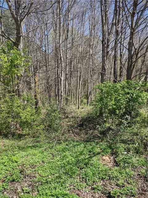 5550 Brookfield Ridge Dr, Winston Salem, NC 27105