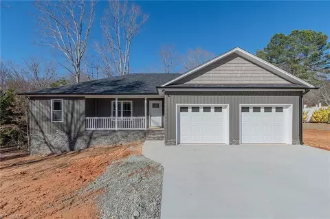 373 Carriage Ln, Linwood, NC 27299