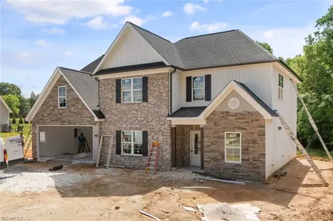 594 Cedar Dr, Winston Salem, NC 27107