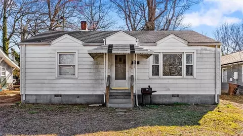 1517 Lovett St, Greensboro, NC 27403