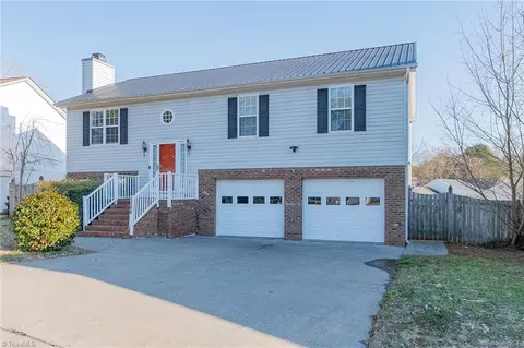 1806 Camden Forest Dr, Winston Salem, NC 27127