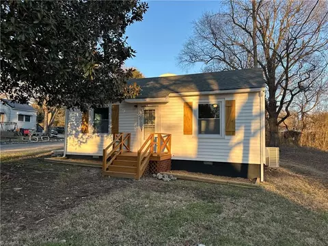 511 Tremont St, Thomasville, NC 27360