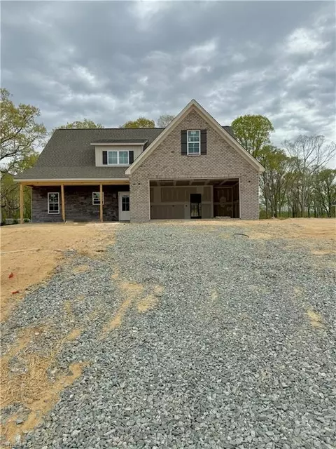 611 Cedar Dr, Winston Salem, NC 27107