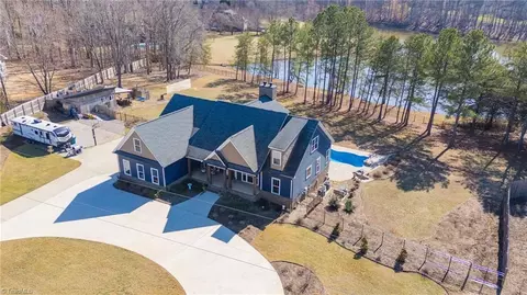7581 Dubach Rd, Summerfield, NC 27358