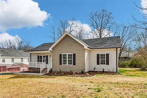 709 Uwharrie St, Asheboro, NC 27203