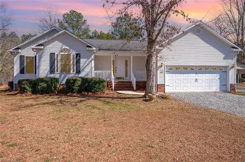 2253 Pine Creek Rdg, Asheboro, NC 27205