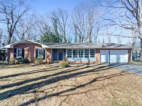 2030 Duckworth Ct, Winston Salem, NC 27106