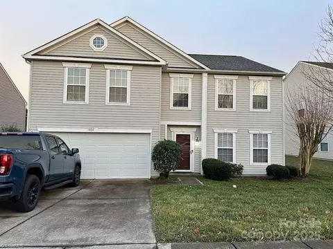 1906 Hamilton Forest Dr, Charlotte, NC 28216