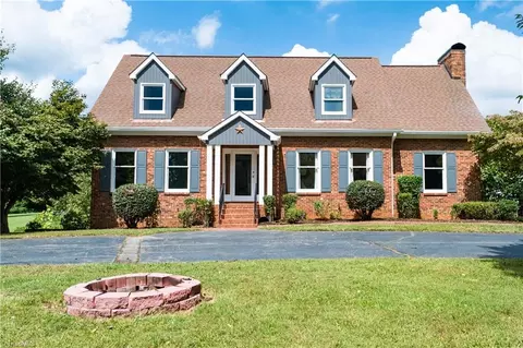 8549 Brook Meadow Ln, Lewisville, NC 27023