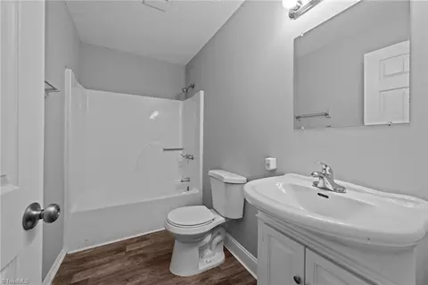 822 Fairview St, High Point, NC 27260 photo 11
