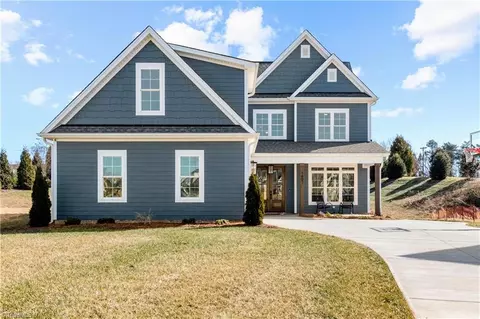 1607 Wisteria Dr, Winston Salem, NC 27106