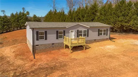 526 Dav Rd, Hays, NC 28635