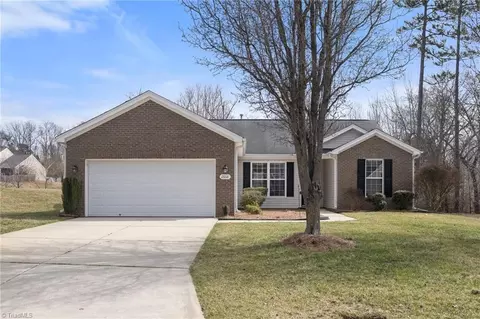 2668 Hidden Pond Cv, High Point, NC 27265