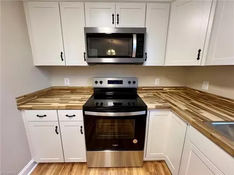 Kitchen - 209 4th Ave S, Mayodan, NC 27027 photo 4 of 4