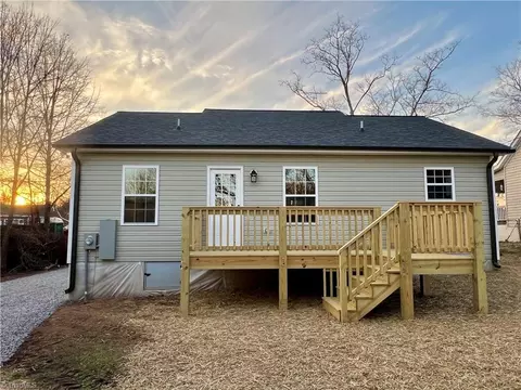 Exterior - 209 4th Ave S, Mayodan, NC 27027 photo 4 of 9