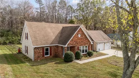 2055 Storm Canyon Rd, Winston Salem, NC 27106