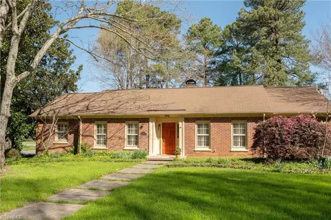 618 Kimberly Dr, Greensboro, NC 27408