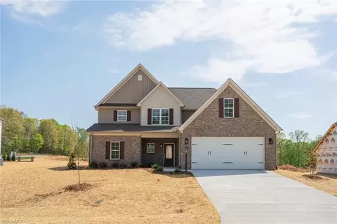 135 Enclave Dr, Clemmons, NC 27012