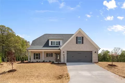 117 Enclave Dr, Clemmons, NC 27012