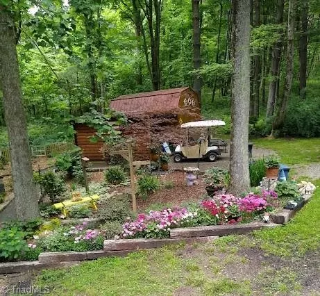 190 Pine Ln, Meadows Of Dan, VA 24120