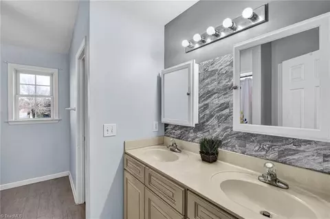 Bath - 3501 Bent Trace Dr, High Point, NC 27265 photo 1 of 2