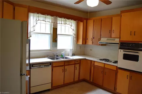 Kitchen - 457 Ashley Loop, Eden, NC 27288 photo 2 of 2