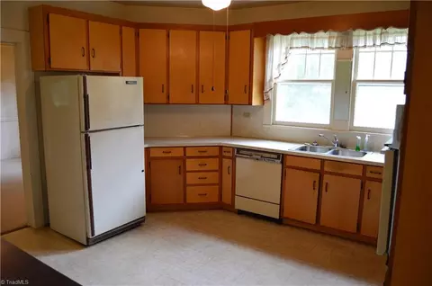 Kitchen - 457 Ashley Loop, Eden, NC 27288 photo 1 of 2